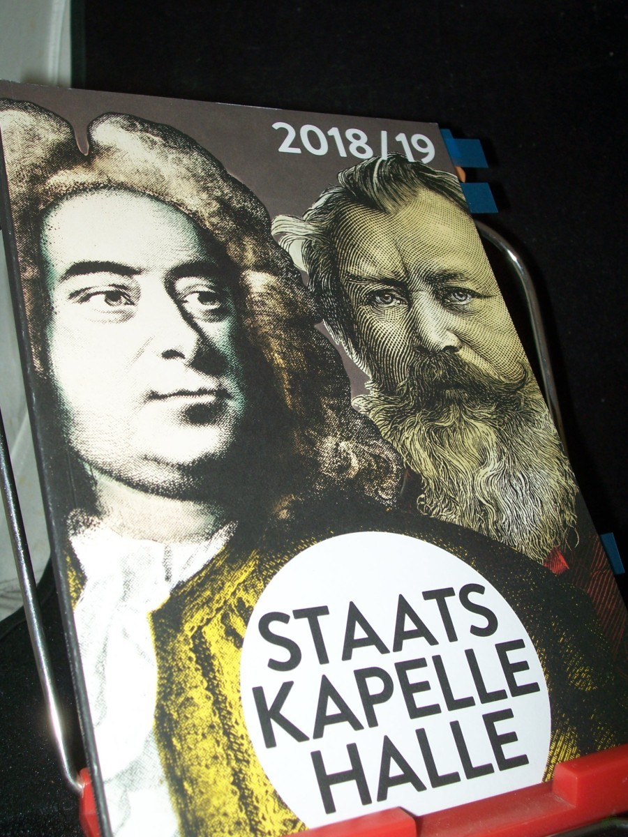 Product image 1 of the product “Spielzeit 18/19 ”
