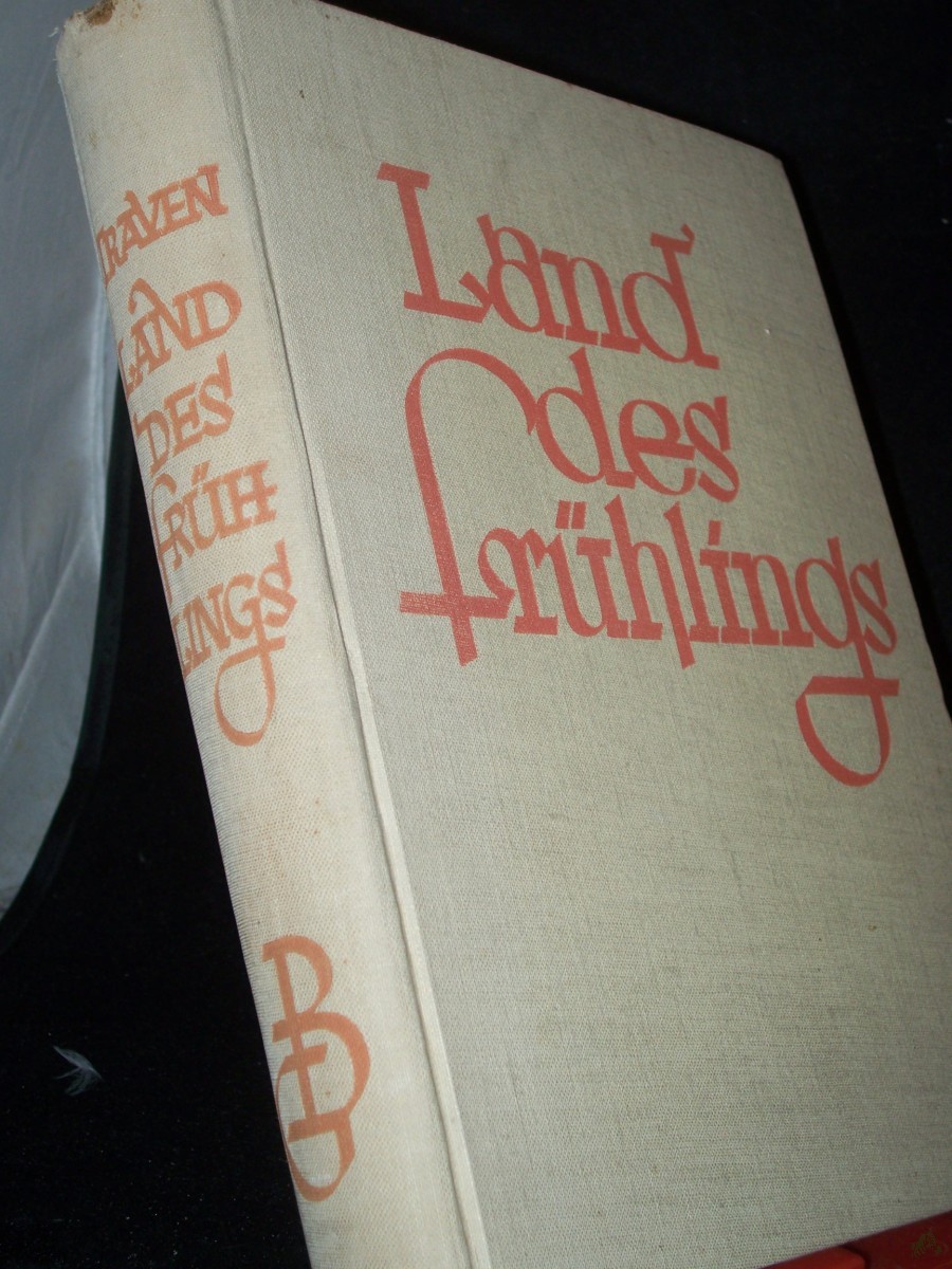 Product image 1 of the product “Land des Frühlings / B. Traven ”
