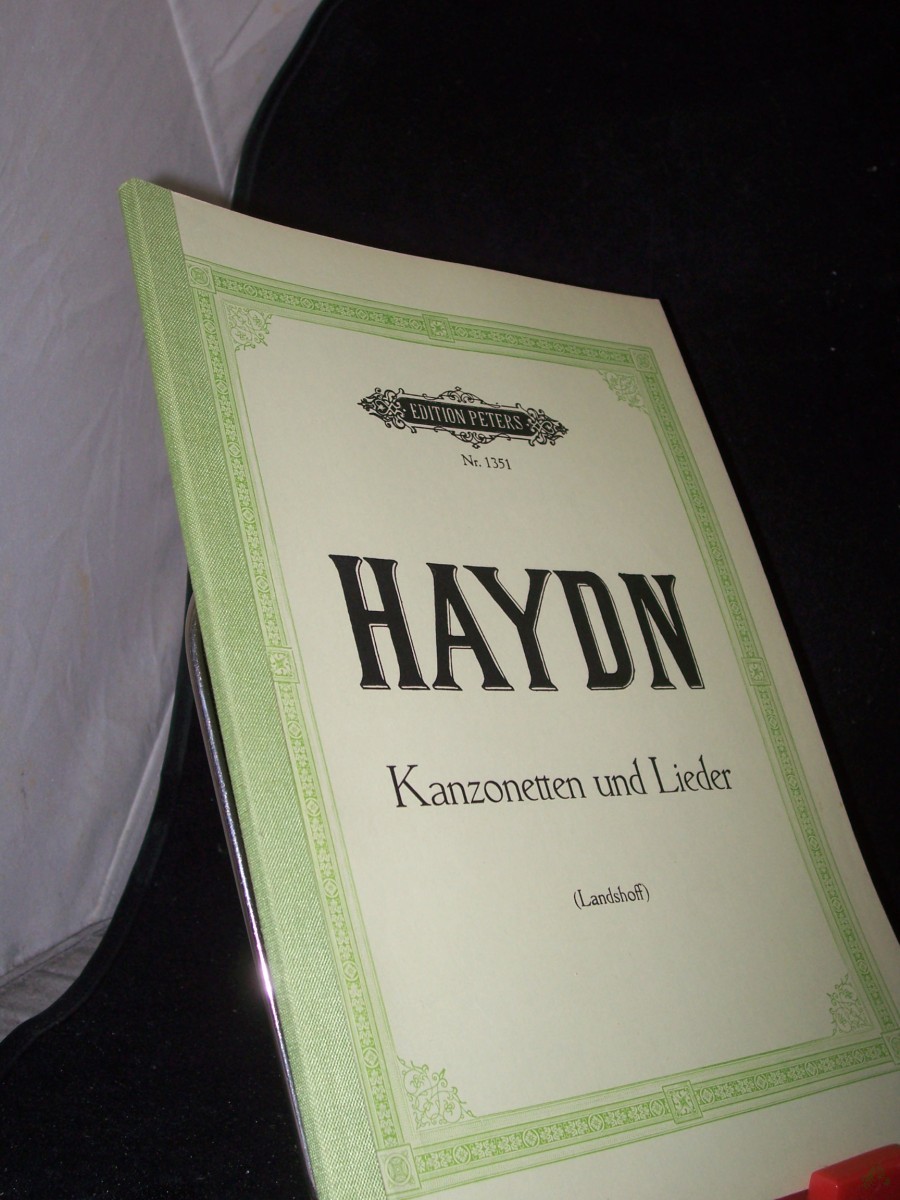 Artikelbild 1 des Artikels “Kanzonetten und Lieder für eine Singstimme mit Klavier : 12 englische Kanzonetten und 2 Lieder, 21 deutsche Lieder / Joseph Haydn. Neue Ausg. für d. prakt. Gebrauch von Ludwig Landshoff “