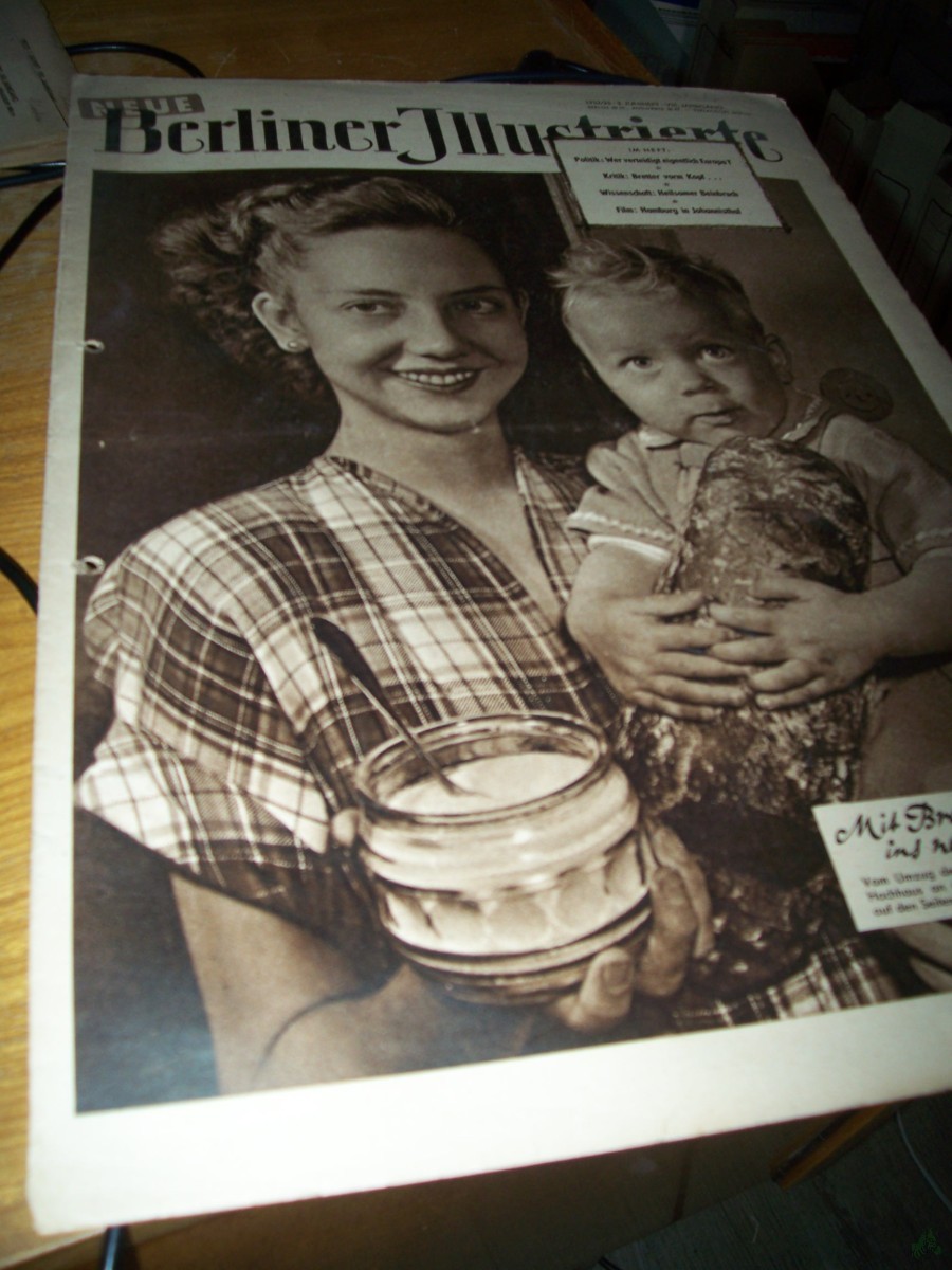 Product image 1 of the product “25/1952 Mit Brot und Salz ins neue Heim ”
