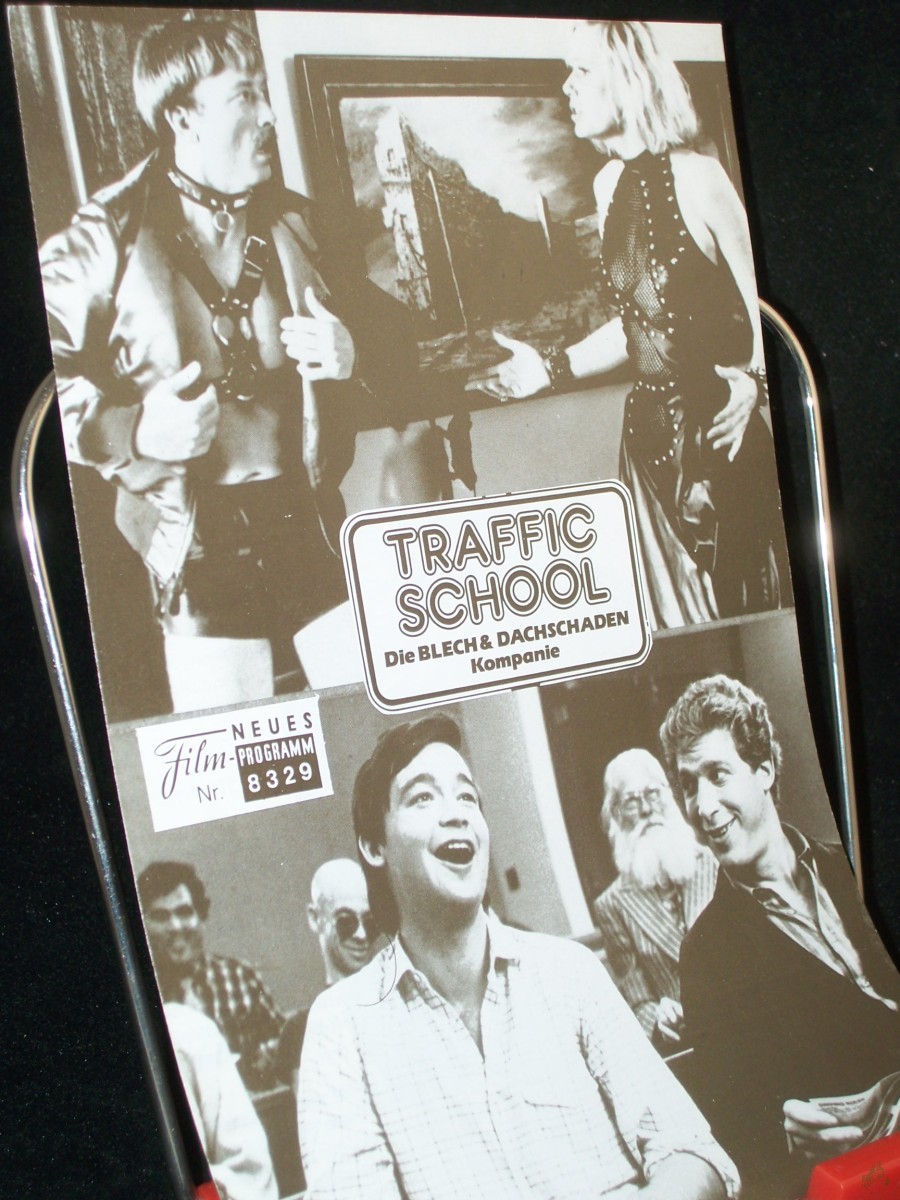 Artikelbild 1 des Artikels “Nr. 8329, TRAFFIC SCHOOL. Die Blech & Dachschaden Kompanie “
