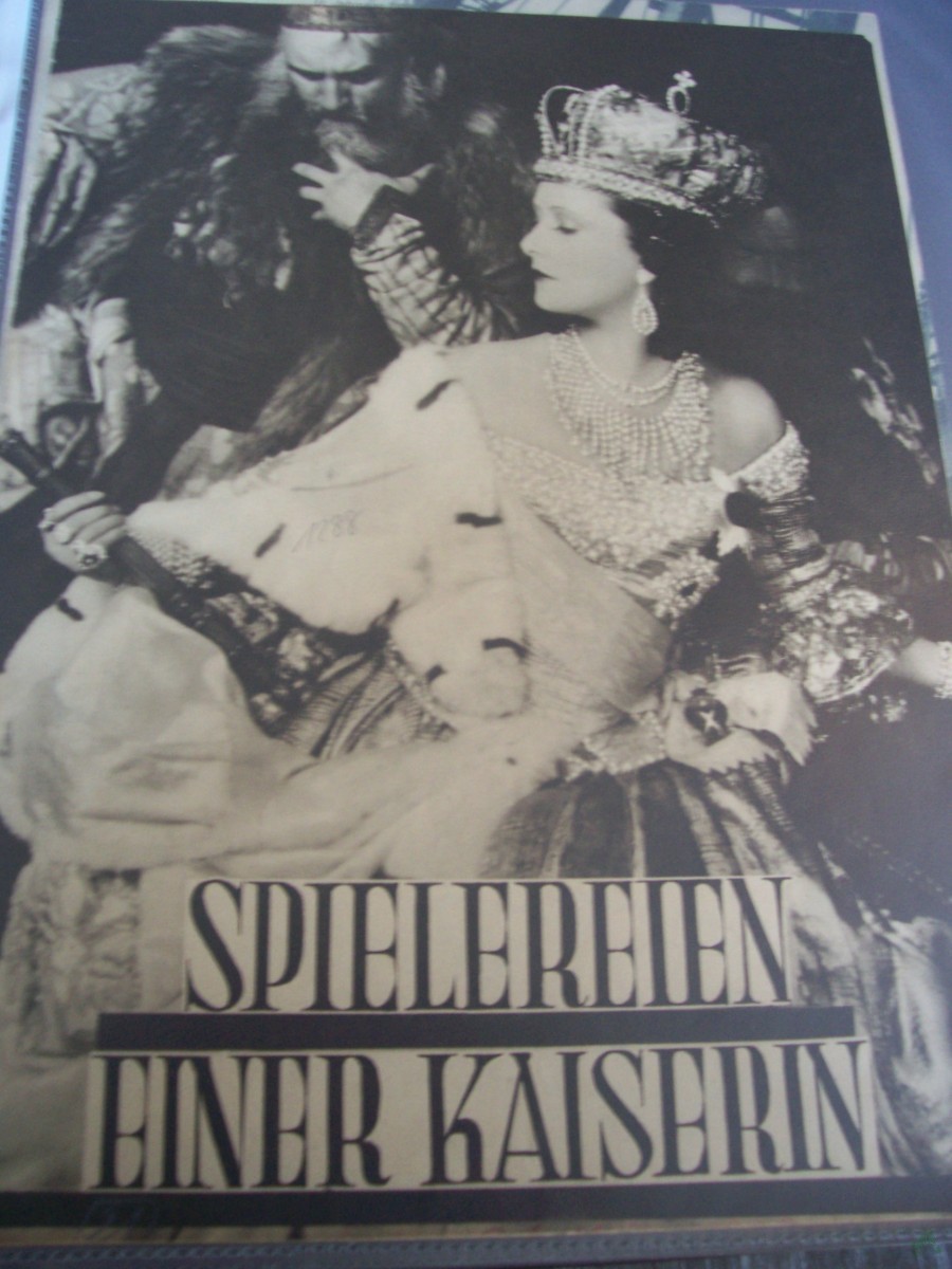 Product image 1 of the product “Nummer 1288, 1929, Spielereien einer Kaiserin ”