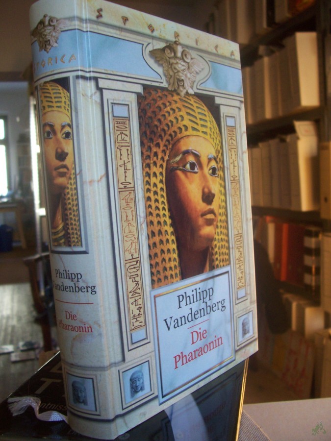 Product image 1 of the product “Die Pharaonin : Roman / Philipp Vandenberg ”
