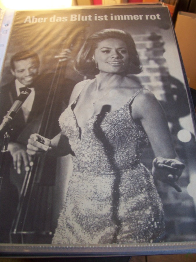 Product image 1 of the product “Aber das Blut ist immer rot ”