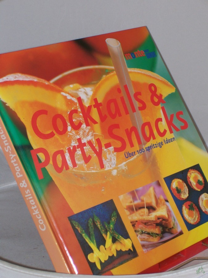 Artikelbild 1 des Artikels “Cocktails und Party-Snacks : über 100 spritzige Ideen / Oona van den Berg ; Elizabeth Wolf-Cohen. Aus dem Engl. von Caroline Klima “
