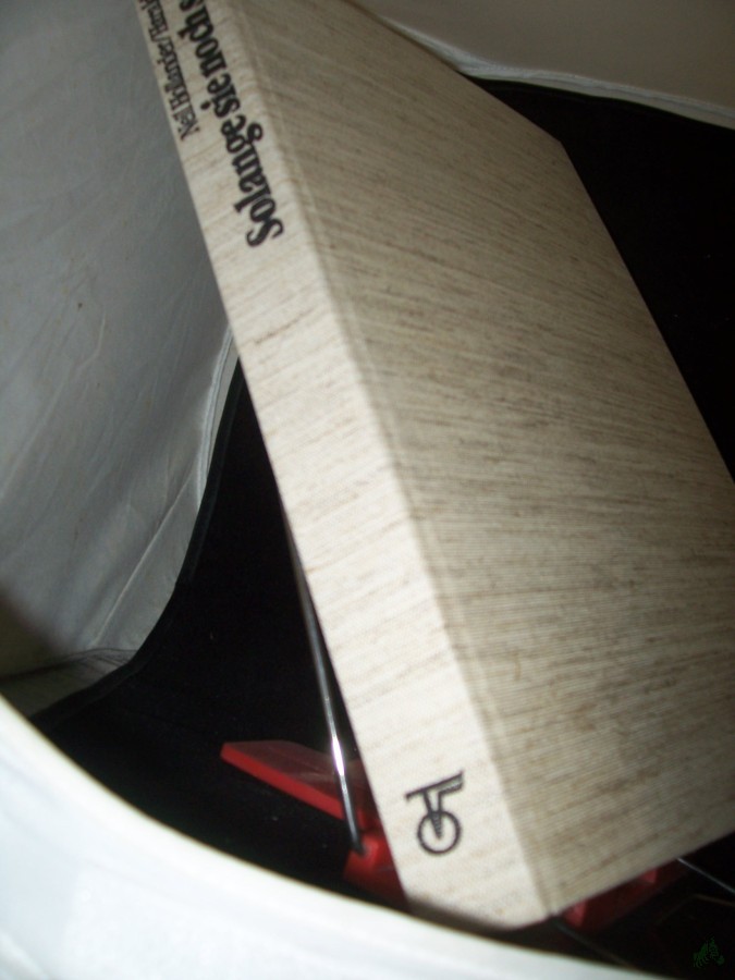 Product image 1 of the product “Solange sie noch segeln : d. letzten Arbeitssegler / Neil Hollander ; Harald Mertes. Mit e. Vorw. von Thor Heyerdahl ”