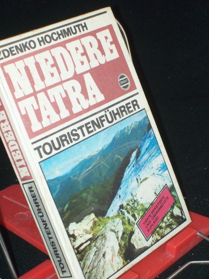 Product image 1 of the product “Niedere Tatra : Touristenführer / Zdenko Hochmuth ”