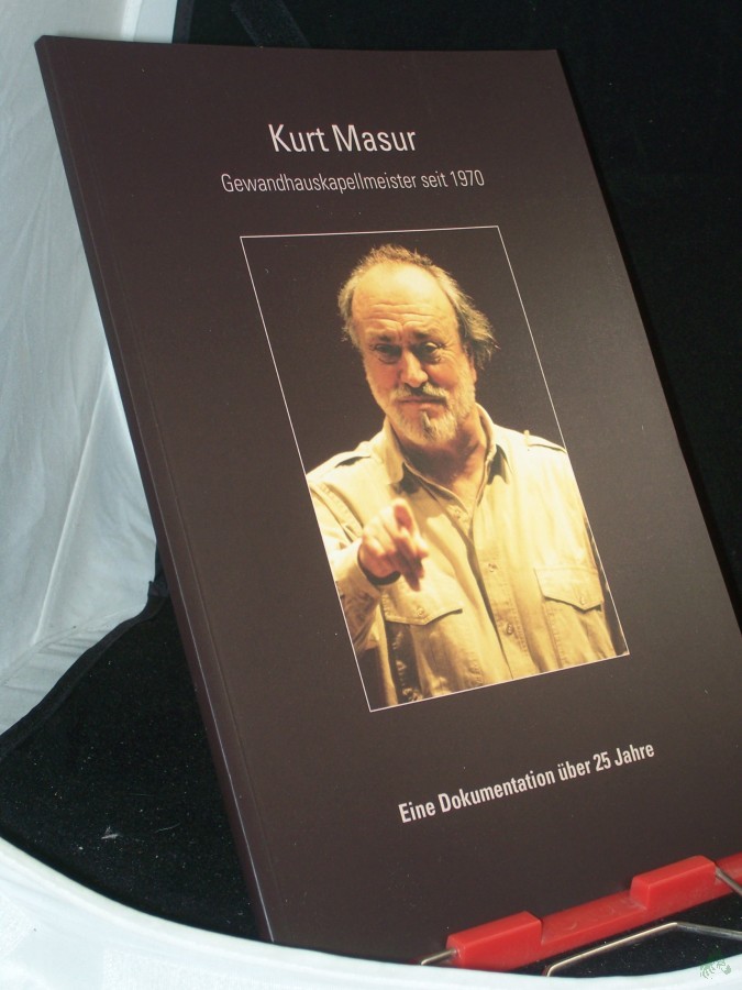 Artikelbild 1 des Artikels “Kurt Masur, Gewandhauskapellmeister seit 1970, Eine Dokumentation über 25 Jahre “
