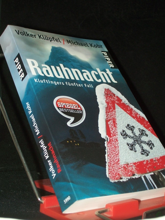 Artikelbild 1 des Artikels “Rauhnacht : Kluftingers fünfter Fall / Volker Klüpfel ; Michael Kobr “
