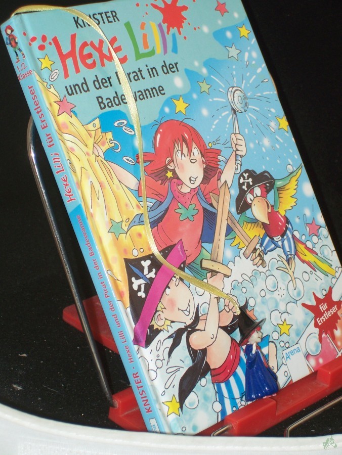 Product image 1 of the product “Hexe Lilli und der Pirat in der Badewanne / Knister. Mit farbige Bildern von Birgit Rieger ”