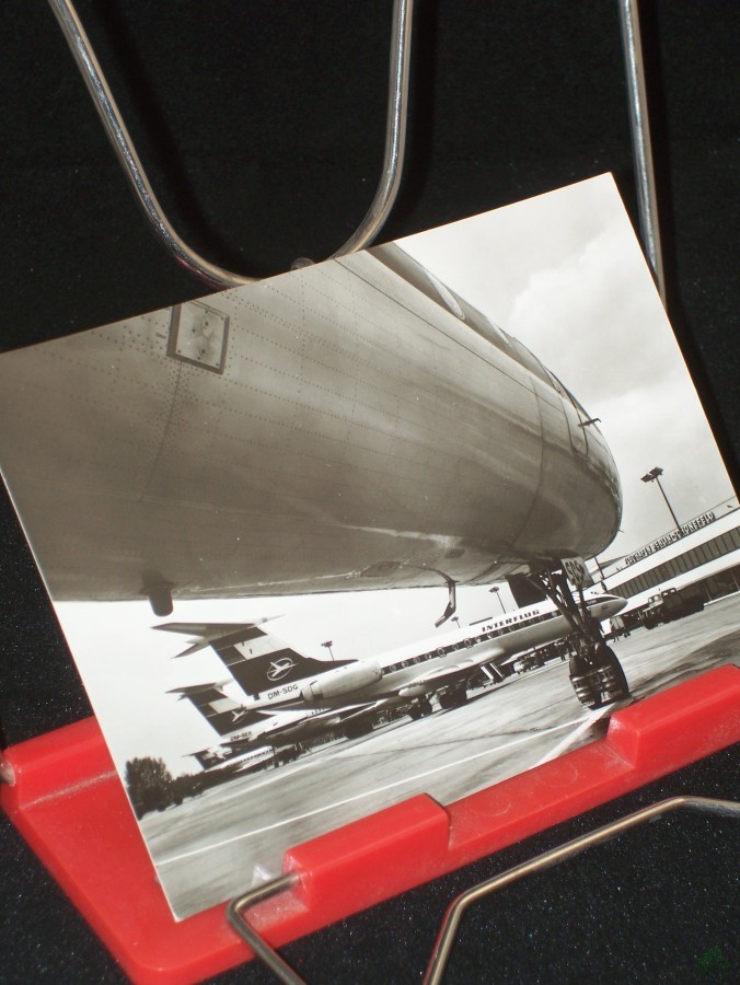 Artikelbild 1 des Artikels “IF, Interflug, Flughafen Berlin Schönefeld, TU 134 A vor der neuen Passagierabfertigung, Foto: Fischer “