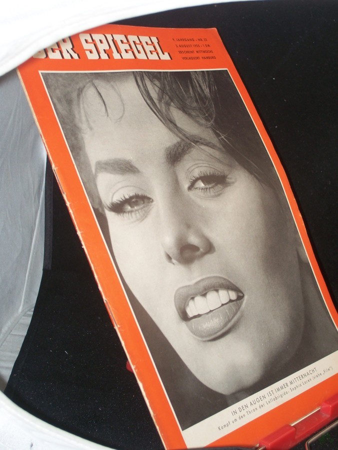 Product image 1 of the product “32/1955, IN DEN AUGEN IST IMMER MITTERNACHT; KAMPF UM DEN THRON DER LOLLOBRIGIDA SOPHIA LORENZ ”