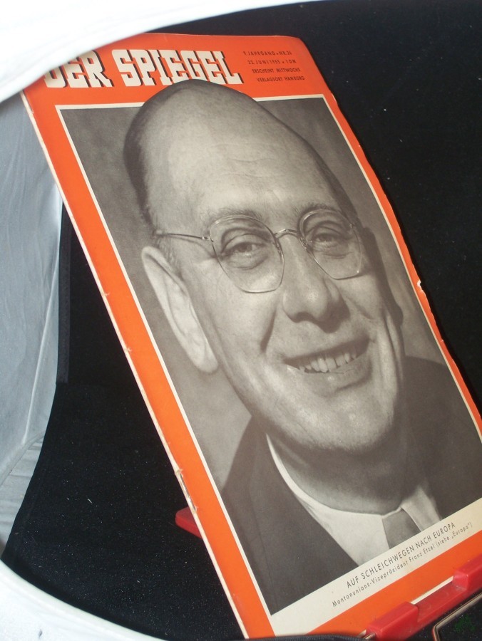 Artikelbild 1 des Artikels “26/1955, AUF SCHLEICHWEGEN NACH EUROPA; MONTANUNIONS VIZEPRÄSIDENT FRANZ ETZEL “
