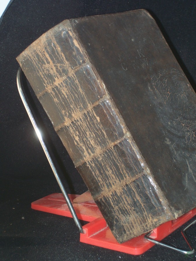 Product image 1 of the product “NEUES VOLLSTÄNDIGES ZWICKAUER GESANGBUCH. Darinnen 1300 alte und neue geistliche Lieder enthalten sind, dem noch beygefüget ist ein Gebetbuch. Nebst einer Vorrede von Joh. Gottfried Weller. ”