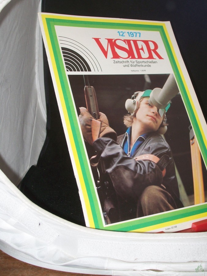 Product image 1 of the product “12/1977 ”