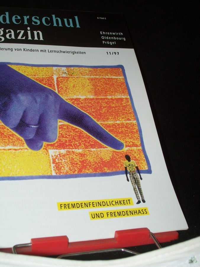 Artikelbild 1 des Artikels “11/1997, Fremdenfeindlichkeit und Fremdenhass “