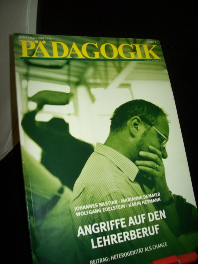 Artikelbild 1 des Artikels “3/2003, Angriffe auf den Lehrerberuf “
