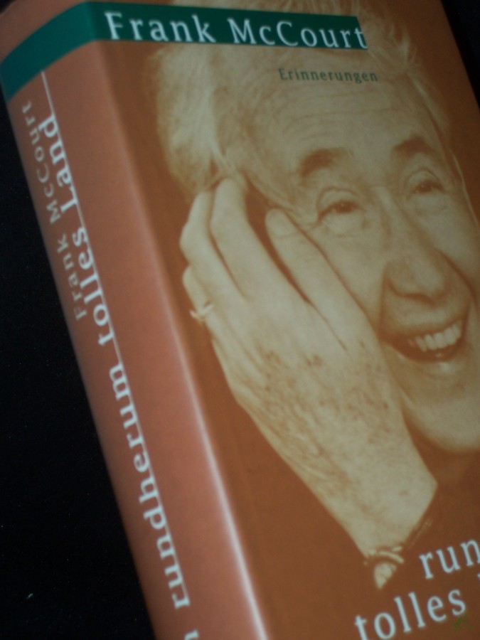 Artikelbild 1 des Artikels “Ein rundherum tolles Land : Erinnerungen / Frank McCourt. Dt. von Rudolf Hermstein “