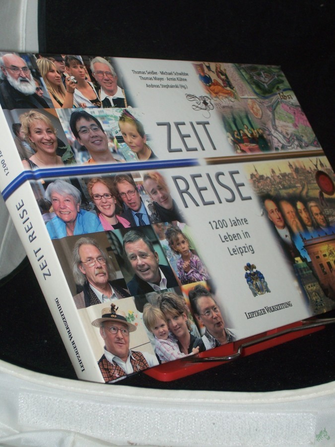 Artikelbild 1 des Artikels “Zeit-Reise - 1200 Jahre Leben in Leipzig / Thomas Seidler... Andreas Stephainski (Hg.). Leipziger Volkszeitung. [Fotos Armin Kühne...] “