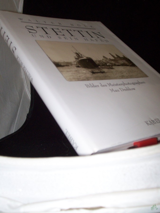 Product image 1 of the product “Stettin und sein Hafen : Bilder des Meisterphotographen Max Dreblow / Walter Bölk. [Für das Deutsche Schiffahrtsmuseum hrsg. von Uwe Schnall] ”