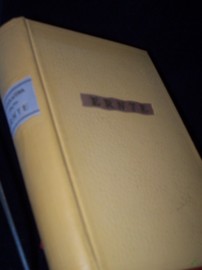 Product image 1 of the product “Ernte : Roman in 3 Teilen / Galina Nikolajewa. [Autoris. Übers. von Otto Braun] ”