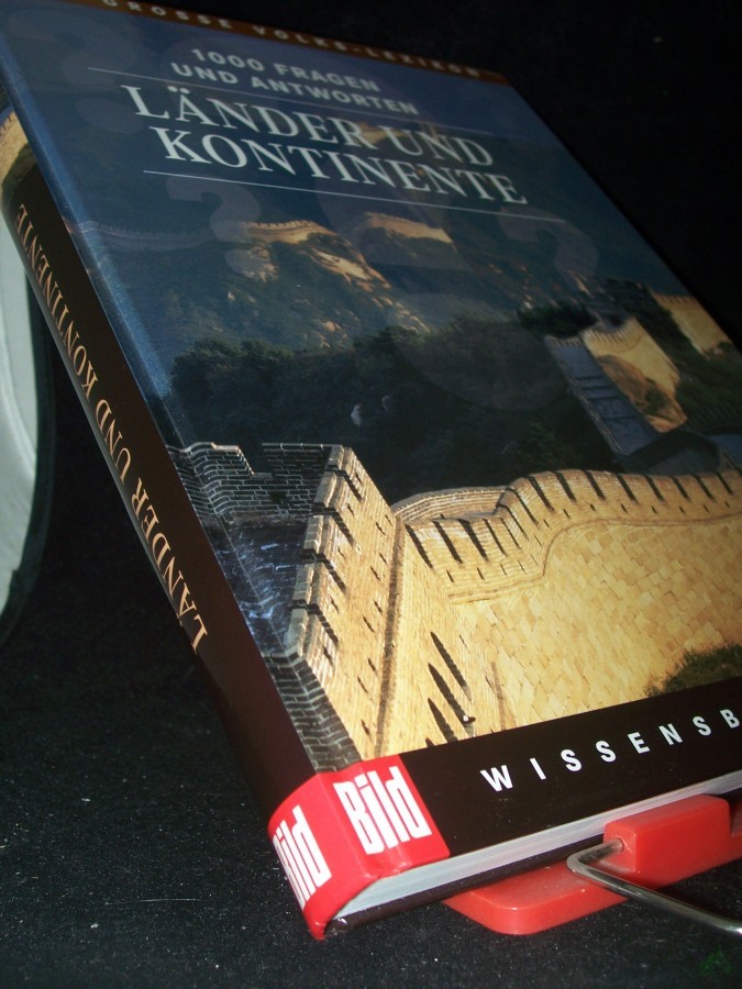 Product image 1 of the product “Länder und Kontinente : 1000 Fragen und Antworten / Bertelsmann-Lexikon-Institut. [Red. Leitung: Florian von Heintze] ”