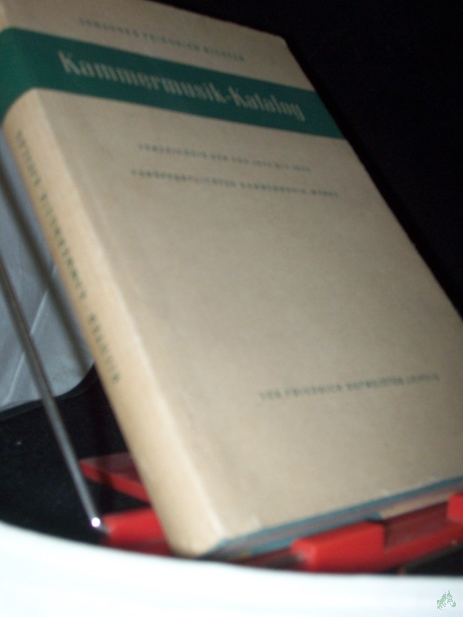 Artikelbild 1 des Artikels “Kammermusik-Katalog : Verz. d. v. 1944-1958 veröffentlichten Werke f. Kammermusik u. f. Klavier vier- u. sechshändig, sowie f. 2 u. mehr Klaviere / Johannes Friedrich Richter “