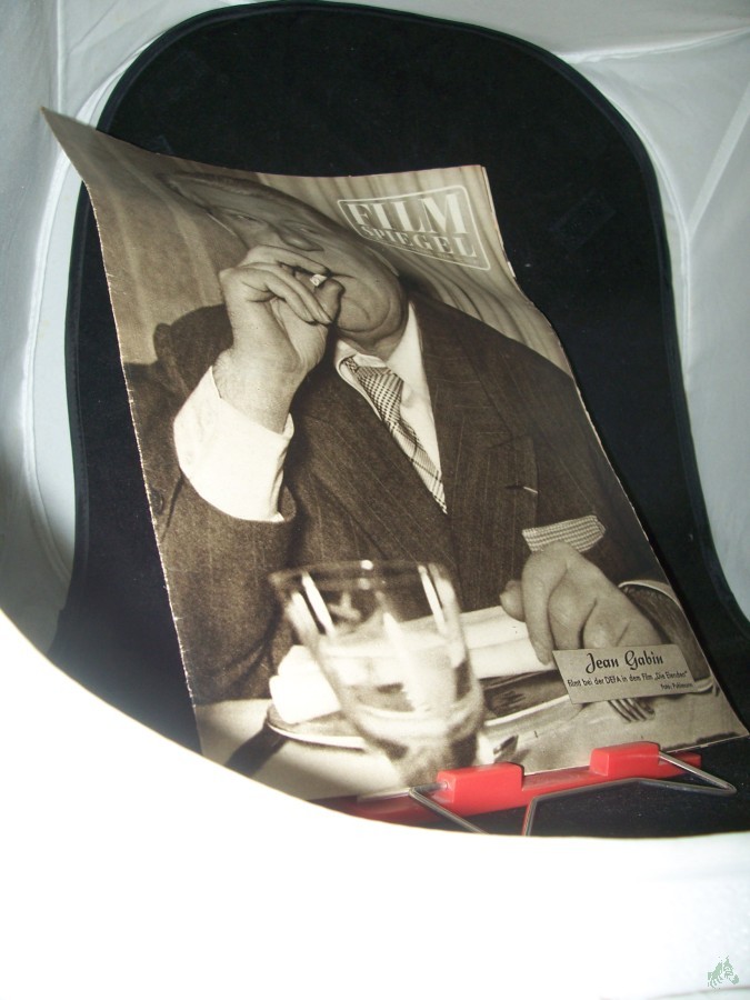 Artikelbild 1 des Artikels “8757 Jean Gabin filmt bei der DEFA den Film Die Elenden “