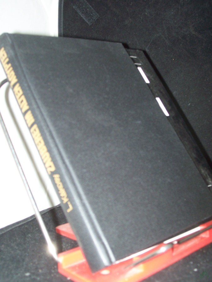 Product image 1 of the product “Zauberei im Alten Ägypten / Laszlo Kakosy. [Aus d. Ungar. übers. von Eszter Szóbel u. Ildikó Derzsi. Dt. Bearb. von Renate Messing] ”