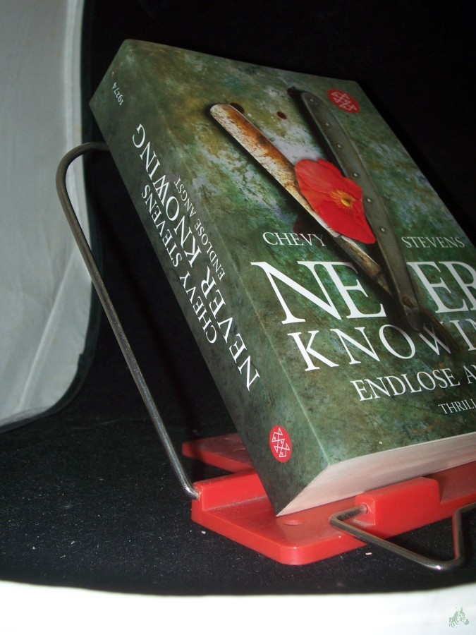 Artikelbild 1 des Artikels “Never knowing - endlose Angst : Thriller / Chevy Stevens. Aus dem Amerikan. von Maria Poets “