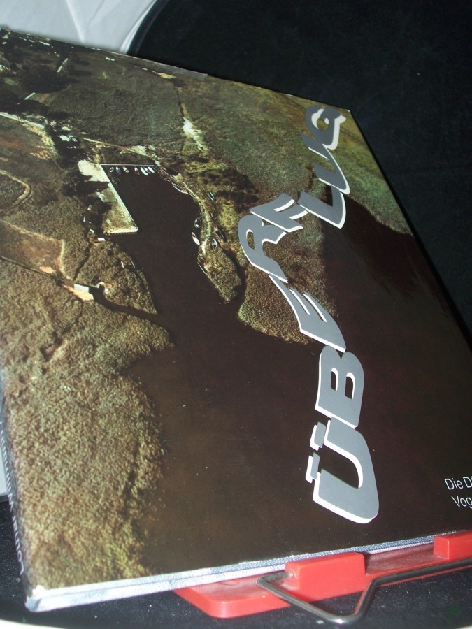 Product image 1 of the product “Überflug : d. DDR aus d. Vogelperspektive / Luftbildfotogr. Lothar Willmann. Text Werner Rietdorf ; Horst Baeseler ”