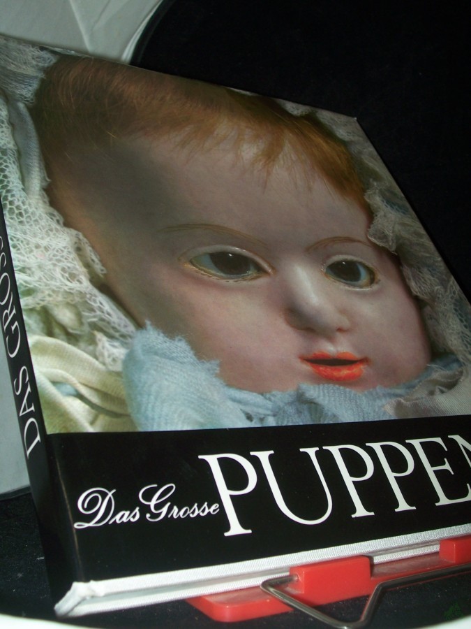 Artikelbild 1 des Artikels “Das grosse Puppenbuch / [Text] Manfred Bachmann. [Fotos, Zeichn. u. Gestaltung] Claus Hansmann “