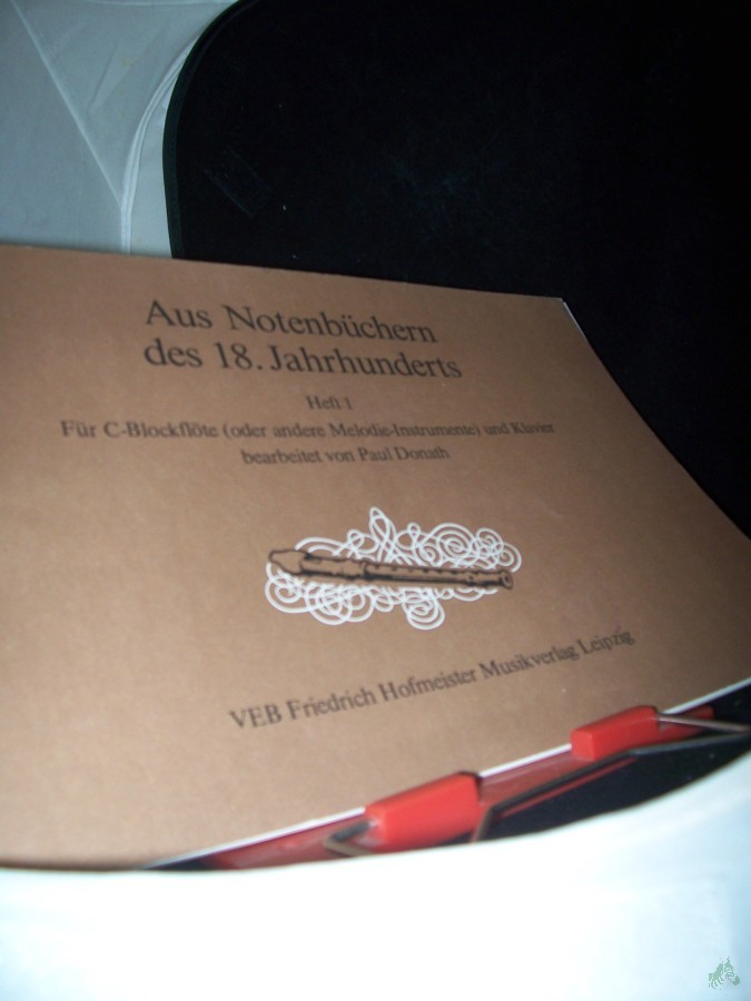 Product image 1 of the product “Aus Notenbüchern des 18. Jahrhunderts Teil: 1. / Für C-Blockflöte (oder andere Melodie-Instr.) und Klavier bearb. von Paul Donath ”