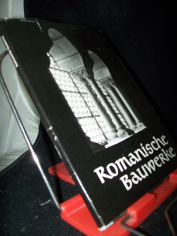 Artikelbild 1 des Artikels “Romanische Bauwerke / 32 Taf. nach Fotos. Einf. u. Erl. Irene Roch “