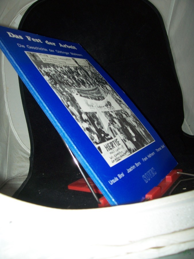Product image 1 of the product “Das Fest der Arbeit : die Geschichte der Göttinger Maifeiern ; [eine Veröffentlichung des 