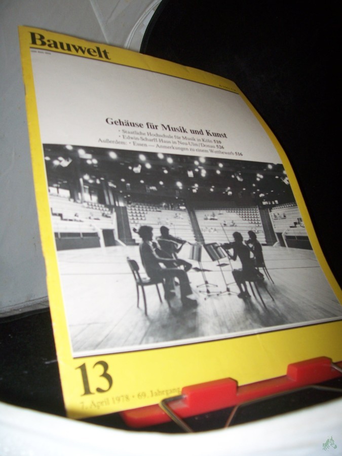 Artikelbild 1 des Artikels “13/1978 Gehäuse für Musik und Kunst “