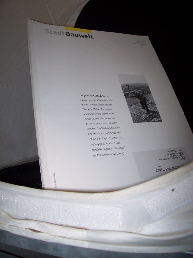 Artikelbild 1 des Artikels “24/2001 doe perforierte Stadt “