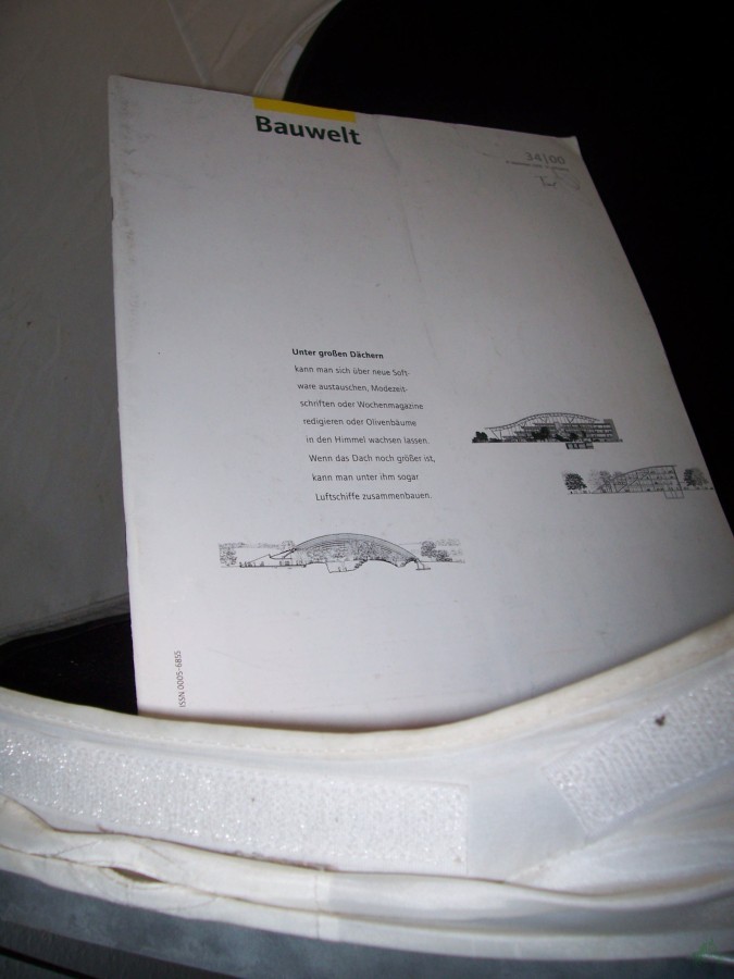 Artikelbild 1 des Artikels “34/2000 unter großen Dächern “