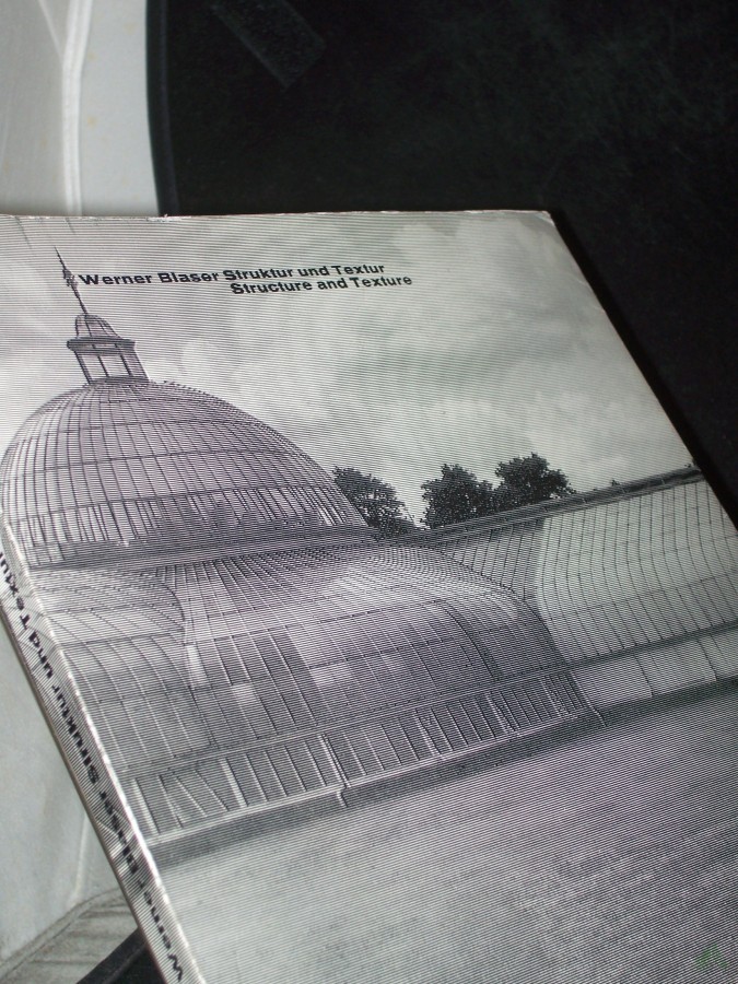 Product image 1 of the product “Struktur und Textur : Dokumentation über d. Architektur-Prinzipien von Tektonik u. Textur = Structure and texture / Werner Blaser ”