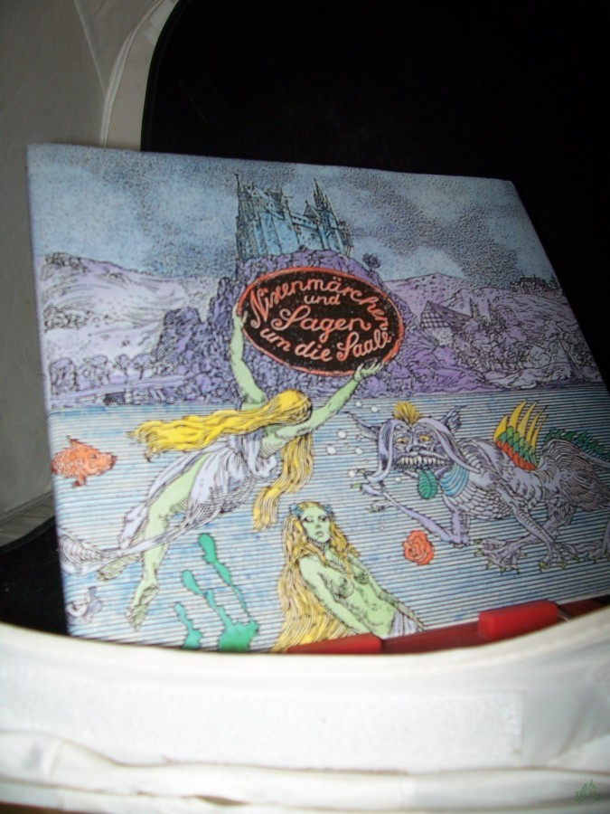 Artikelbild 1 des Artikels “Geschichten aus dem alten Halle Teil: Bd. 1., Nixenmärchen und Sagen um die Saale / zsgest. und nacherzählt von Karin Schubert. Ill. und künstlerische Gesamtgestaltung Uwe Pfeifer “