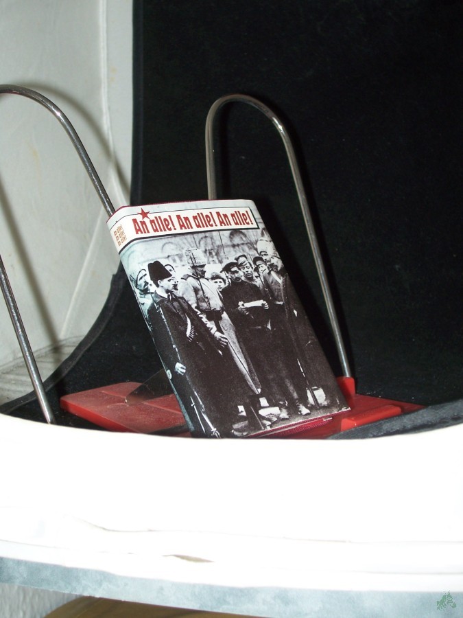 Product image 1 of the product “An alle! An alle! An alle! : Zitate, Maximen u. Sentenzen aus Werken über d. Grosse Sozialist. Oktoberrevolution sowie über d. Bürgerkrieg u.d. militär. Intervention / ausgew. u. eingeleitet von Dieter Kuchmann ”