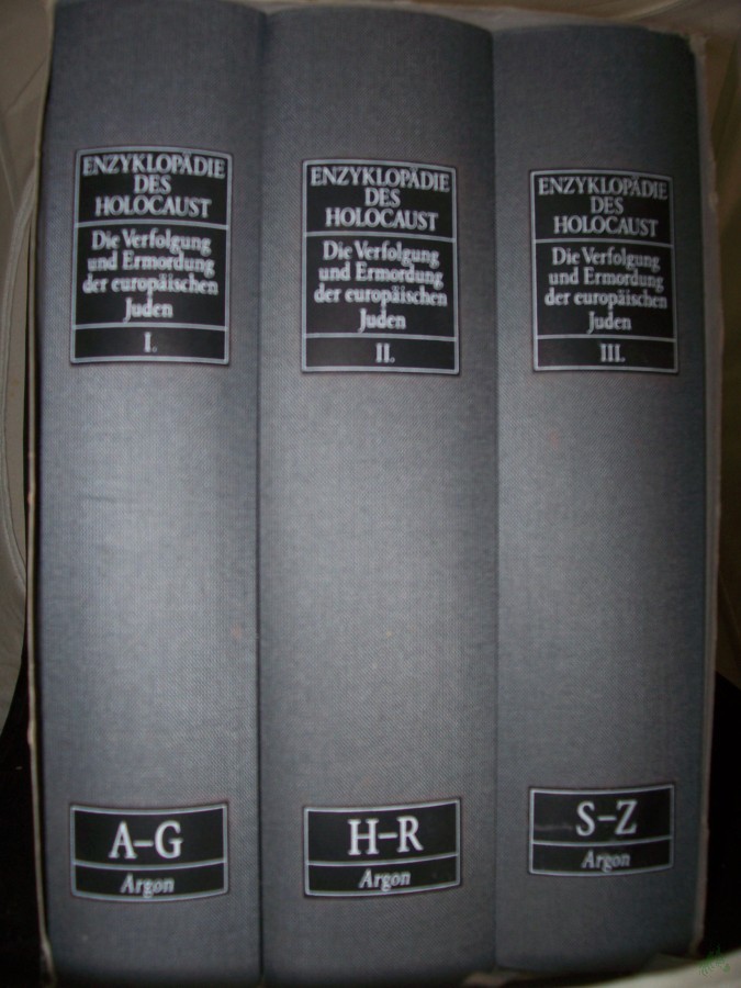 Product image 1 of the product “Enzyklopädie des Holocaust : die Verfolgung und Ermordung der europäischen Juden / hrsg. von Eberhard Jäckel... [Wiss. Mitarb. Dieter Pohl. Übers. aus dem Engl. Margit Bergner...] ”