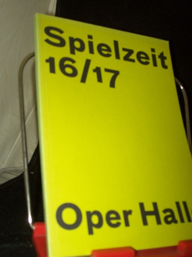 Product image 1 of the product “Spielzeit 16/17 Oper Halle ”