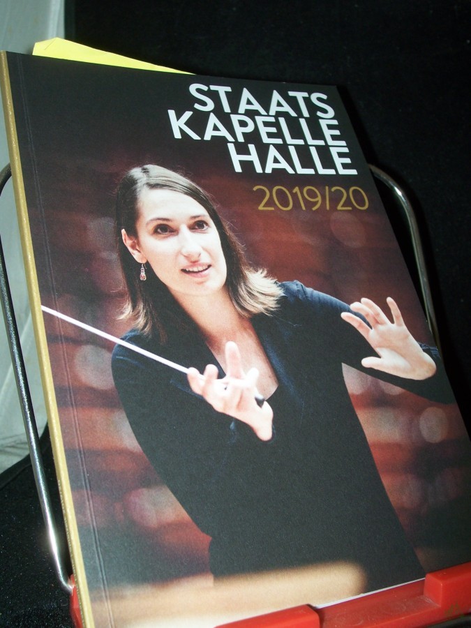 Product image 1 of the product “Spielzeit 19/20 ”