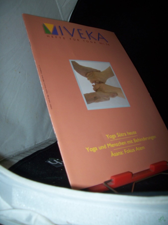 Artikelbild 1 des Artikels “36/2005 Yoga Sūtra heute Yoga und Menschen mit Behinderungen Serie Āsana – Atem als Fokus “