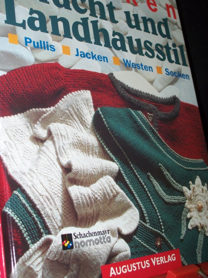 Product image 1 of the product “Stricken - Tracht und Landhausstil : Pullis, Jacken, Westen, Socken / Lena Fuchs ”
