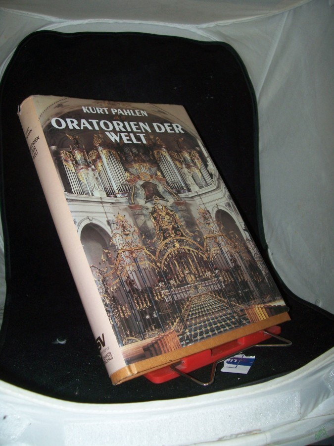 Artikelbild 1 des Artikels “Oratorien der Welt : Oratorium, Messe, Requiem, Te Deum, Stabat mater u. große Kantate / Kurt Pahlen. Wissenschaftl. Mitarb.: Werner Pfister... “