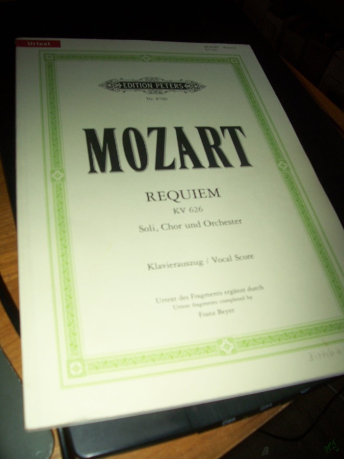 Product image 1 of the product “Requiem für vier Solostimmen, Chor und Orchester KV 626 / Urtext d. Fragm. erg. von Franz Beyer ”