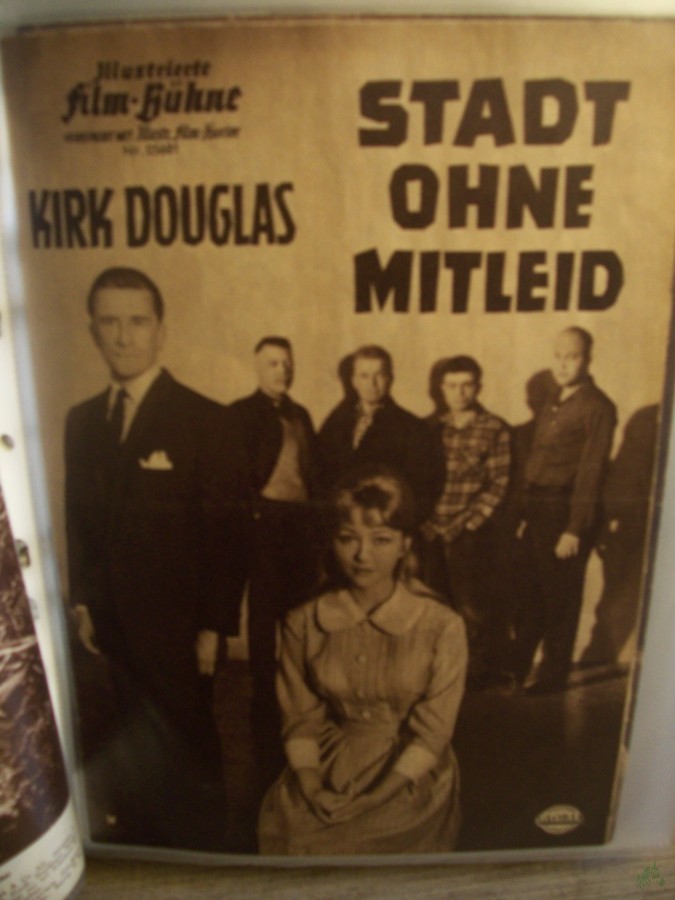 Product image 1 of the product “Nr. 5681, Stadt ohne Mitleid mit Kirk Douglas ”