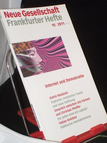 Product image of the product “10/2011, Internet und Demokratie ”